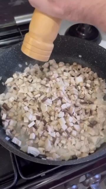 киш с грибами и курицей