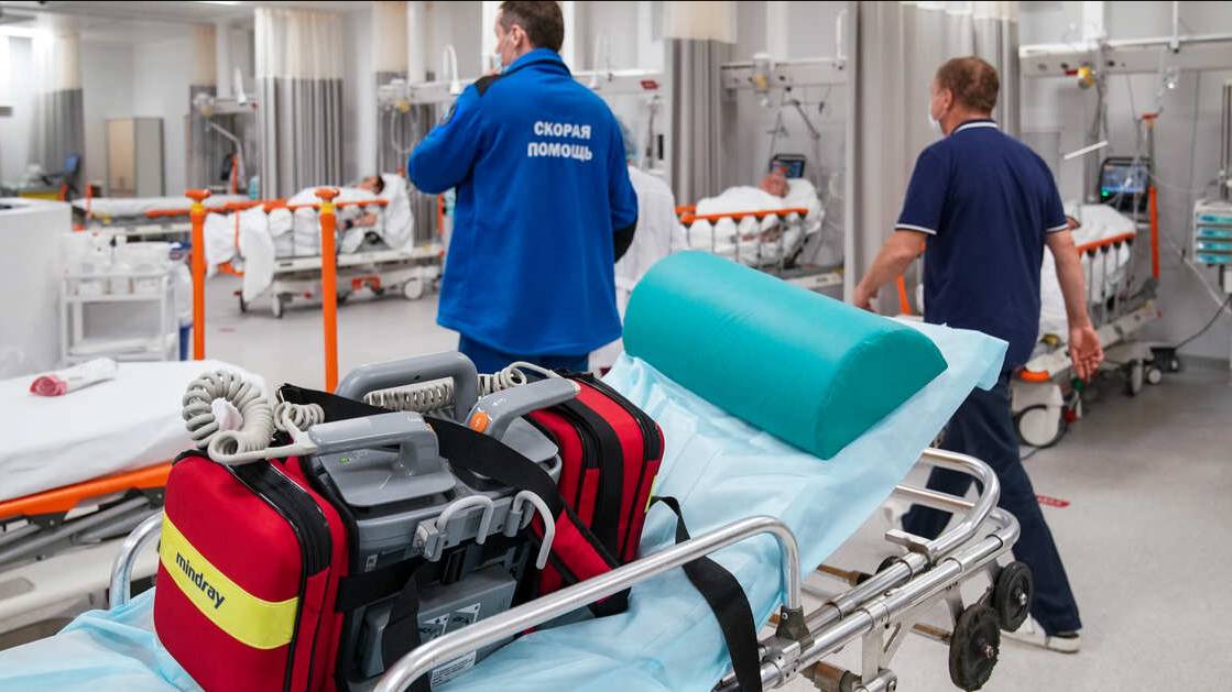 Пострадавший в поножовщине охранник скончался от ран в больнице Петербурга