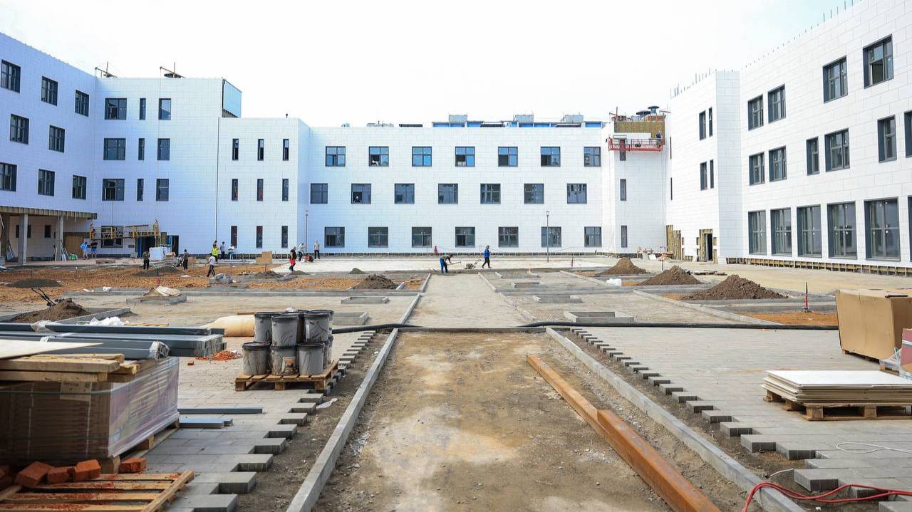 Очередной обход строительной площадки гимназии № 17 выявил недочеты