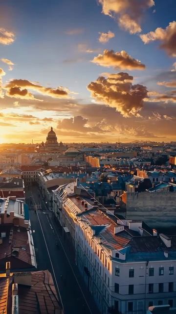 Над крышами Петербурга.