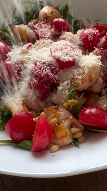 Салат с креветками