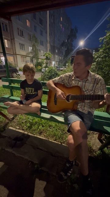 Сигарета мелькает во тьме с ребенком не получилась 😁