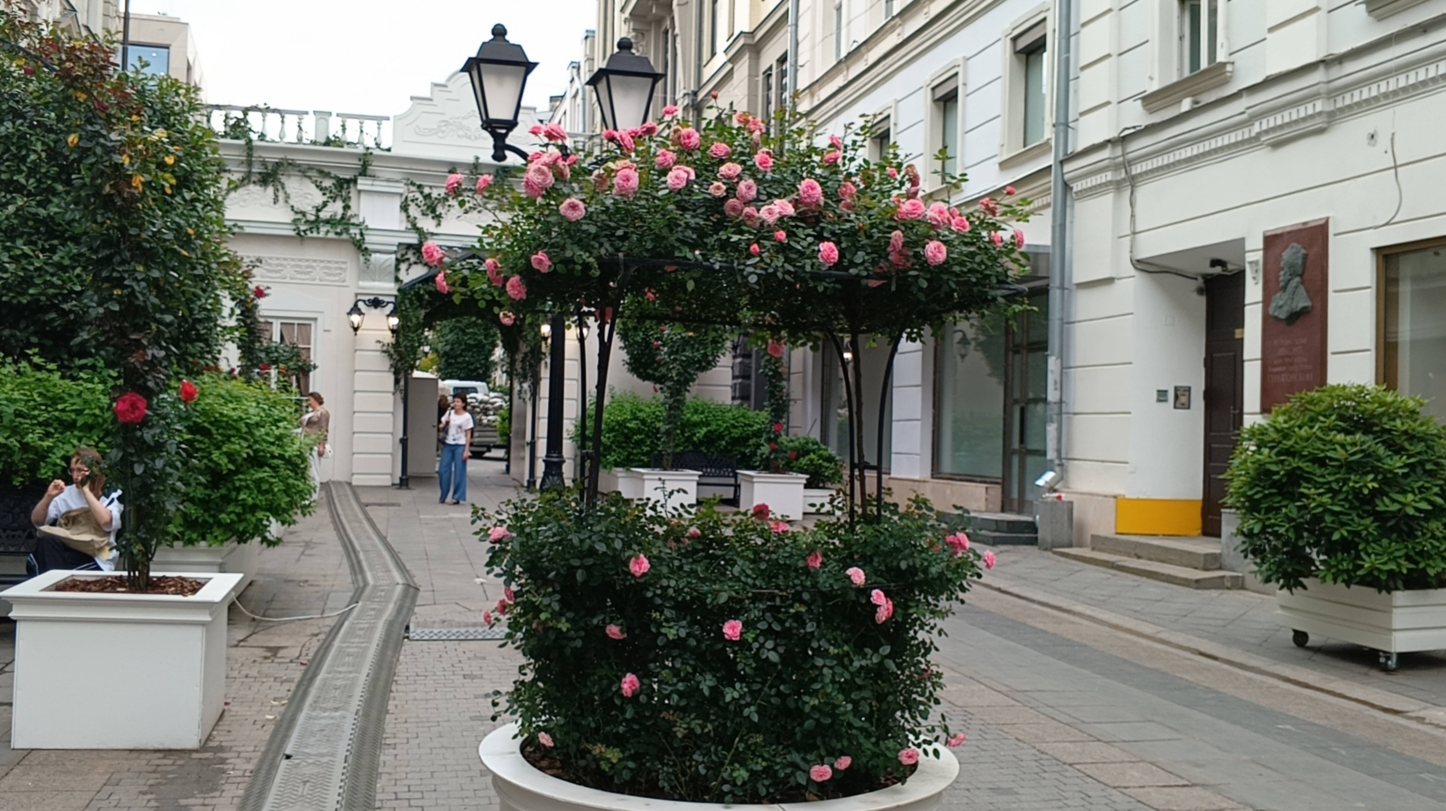 Прогулки по Москве. Лето в Москве. Столешников переулок. Немного Италии.