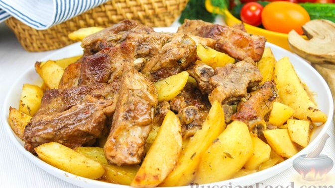 Недорогой ужин. Просто Супер, Вы не пожалеете! Очень Вкусное блюдо для всей Семьи. Мясо с Картошкой!