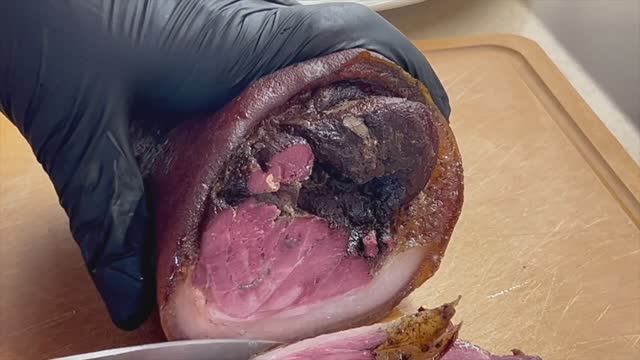 Рулька горячего копчения