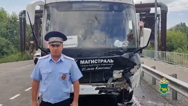 В Артеме Приморского края сотрудники Госавтоинспекции устанавливают обстоятельства ДТП с участием па