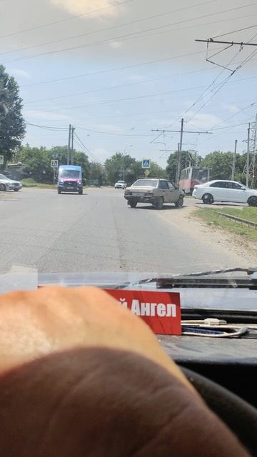 Надо начинать хоть немного благоустраивать свою берлогу. Волшебники, буду благодарен вам за помощь!