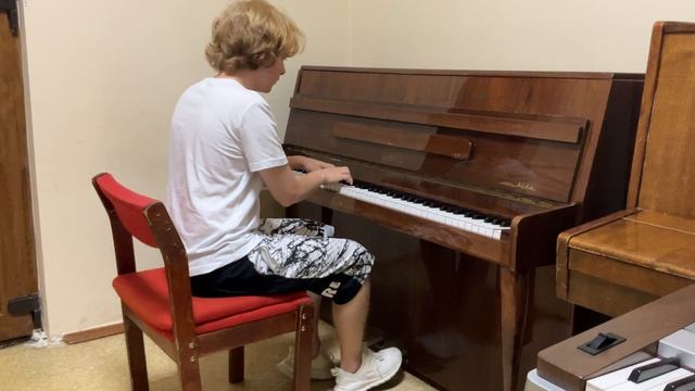 П.И. Чайковский "Скерцо" ре-минор, исполнитель Дюличев А.Ю.