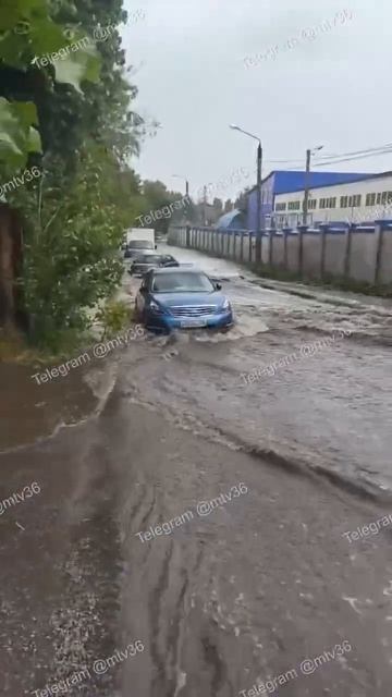 В Воронеже прошёл дождь и город поплыл. 😱