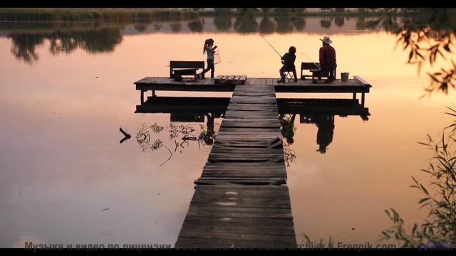 Эта музыка звучит особенно, когда её слушаешь, глядя в одни глаза - Hanging By A String -- Derek Cle