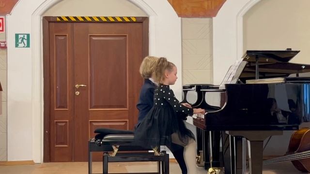 Илария и Сергий Пунановы "Гори, гори, моя звезда..."