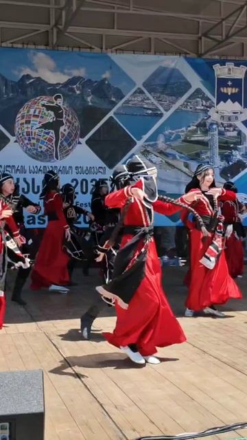 Фестиваль кавказских танцев в Батуми #грузия #батуми #родион