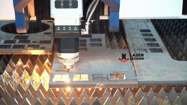 2 стола закрытый 6кв,12кв Laser Legend