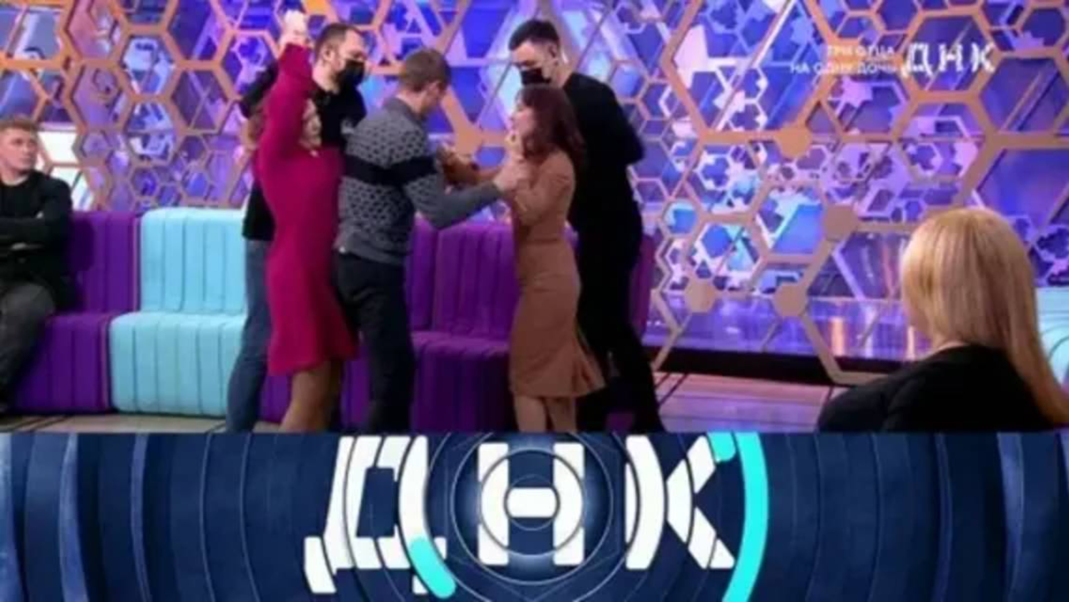-7072283895593769233