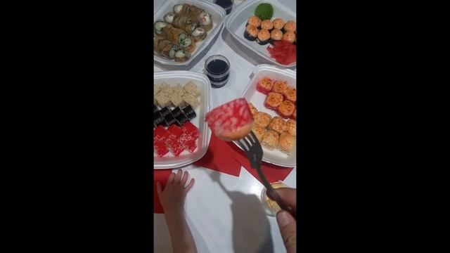 Вечер с роллами