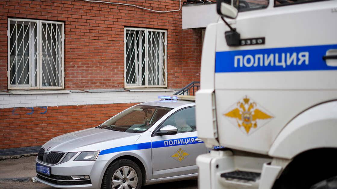 Петербуржец заманил двух девочек в квартиру, опоил и пытался изнасиловать