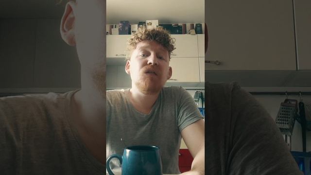 Психолог читает стихи Роберта Рождественского