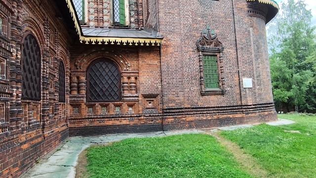 город Ярославль. Около Храма...