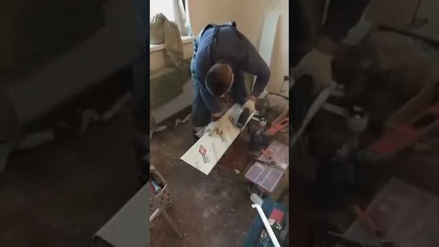 Монтаж откосов и подоконника