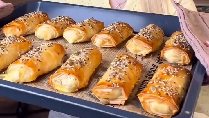 Вкусные БУЛОЧКИ с творогом...🌮🧀😋    Рецепт в описании ✍️