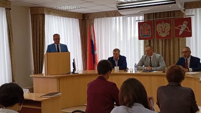 В Ачинске чиновники в очередной раз обсуждают скос травы
