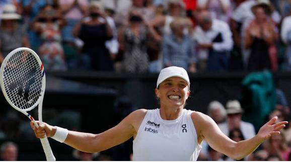 Теннисистка Свентек впервые выиграла Уимблдон