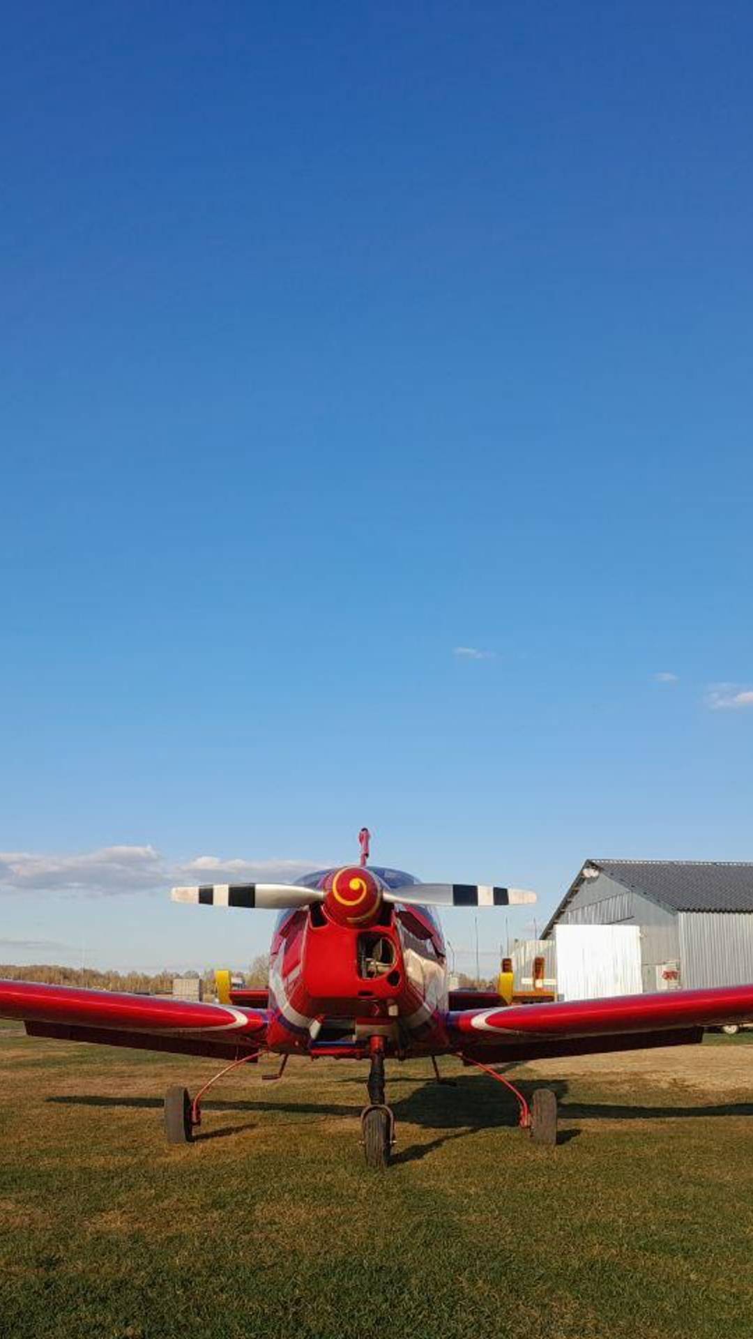 Момент полёта - Zlin Z-142 в действии