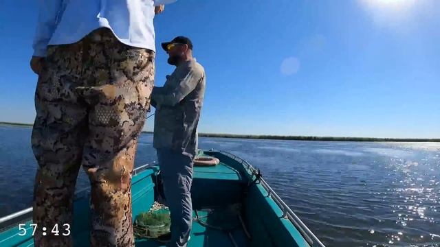 Как ПОЛУЧИТЬ ПО МОРДЕ на рыбалке?! Рыболовное ТРОЕБОРЬЕ! Рыбалка, бокс, шахматы...