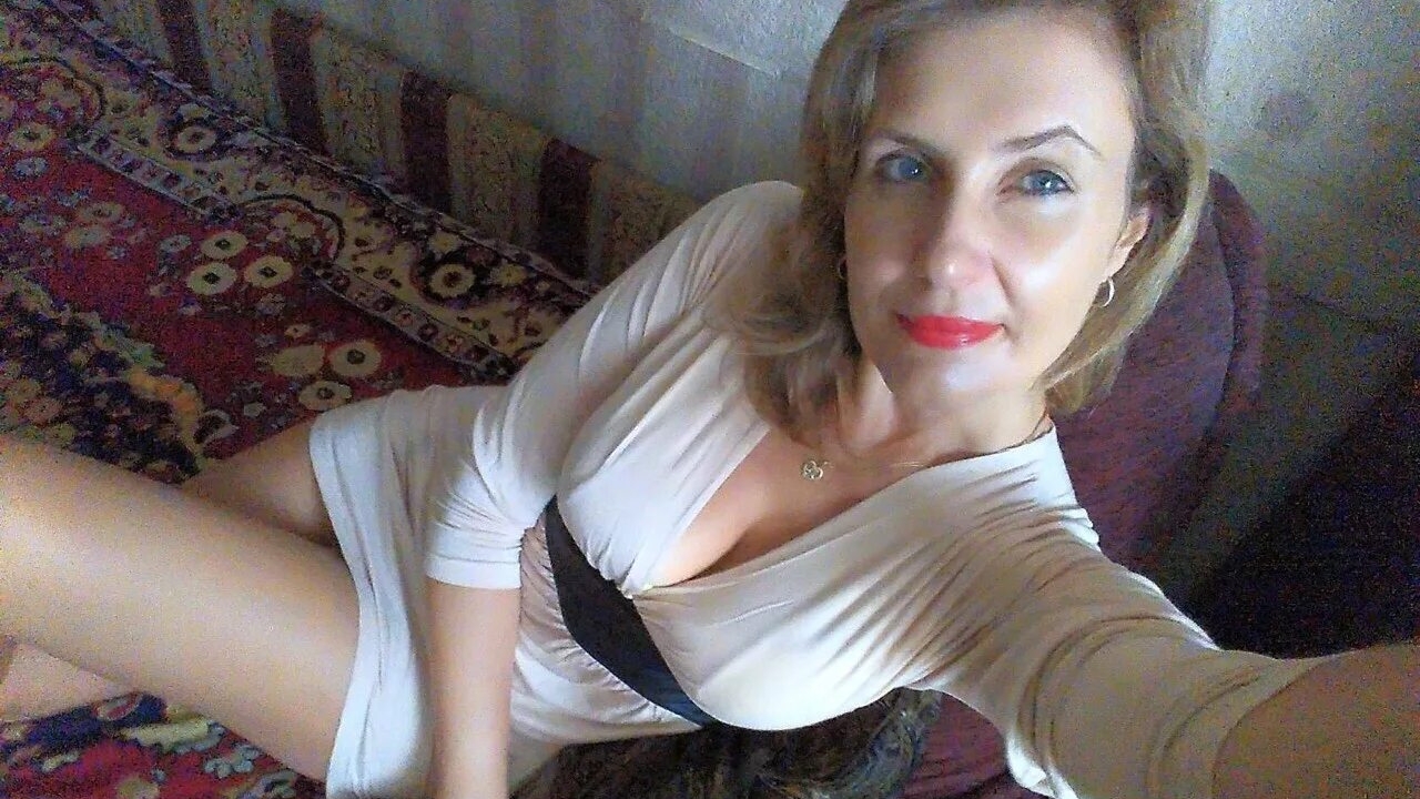 Я хочу даму старше 💋😍