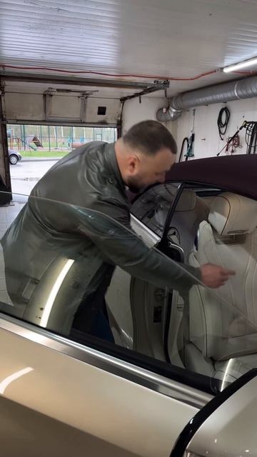 S 560 Кабриолет в идеальном состоянии . Привезен под заказ из ЕС.