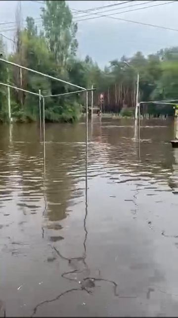 А это парк "Танаис". Может показаться что озеро, но нет.