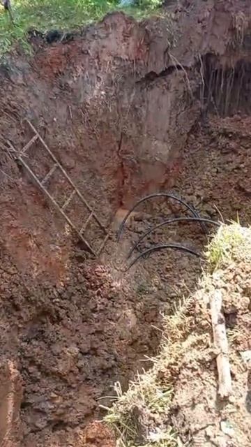 Устранили две течи на одной улице в Богослово