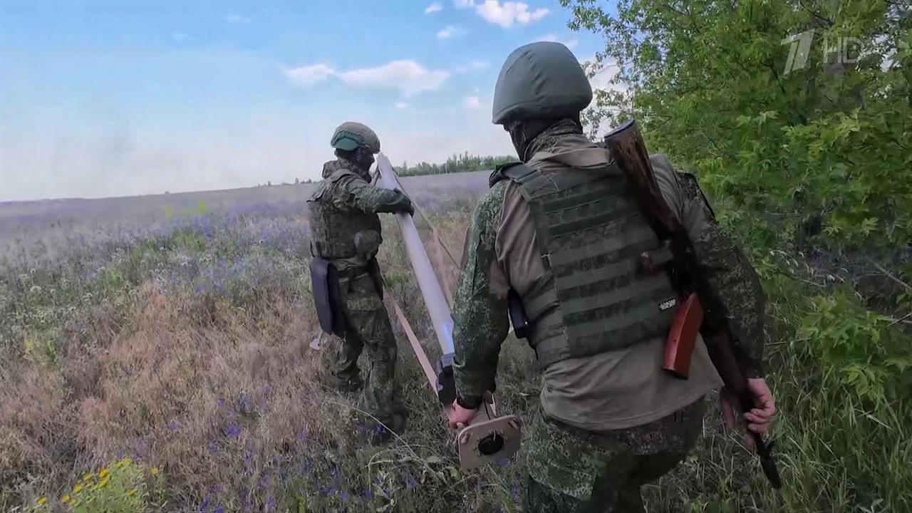 Российские войска стремительно продвигаются в Донецкой народной республике