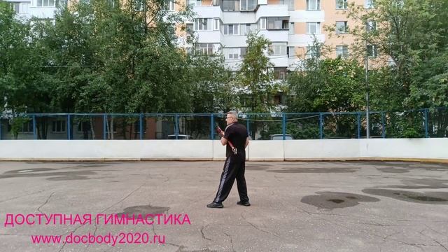 Разминка со спортивной алебардой Гуань дао (5)