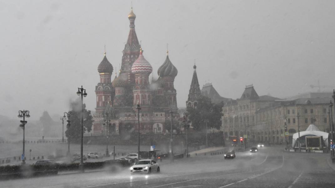 Москва в воде: столицу накрыла сильная гроза