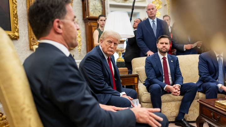 Постпред США при НАТО Уитакер заявил, что ждет реакции Путина на слова Трампа