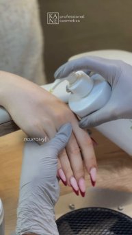💅🏻 Маникюр 2025 — это не про стразы. Это про ощущение кожи после процедуры.
