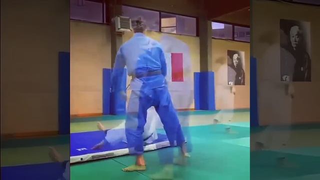 TAI - OTOSHI  IN SLOW MOTION IN JUDO TECHNIQUES