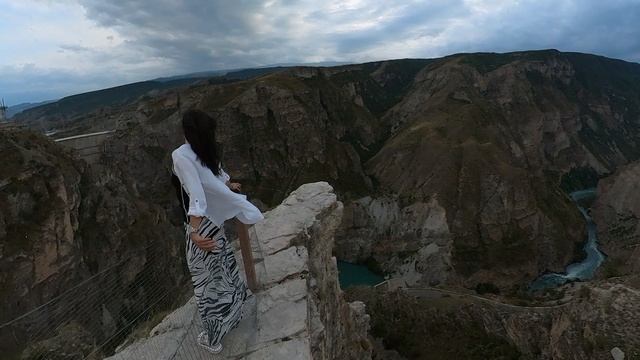 язык тролля тещин Сулакский каньон