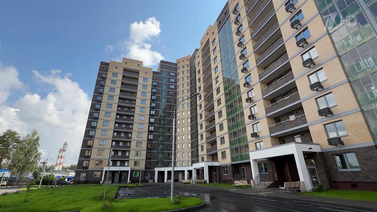 Андрей Воробьев в ходе рабочей поездки в Дубну проверил реализацию программы расселения аварийног...
