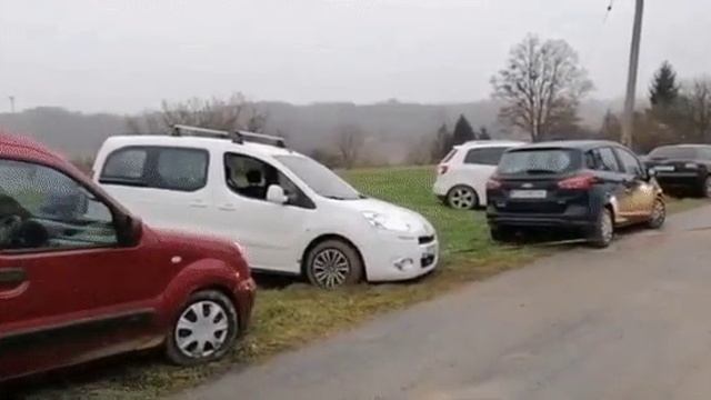 Молодцы! Зацепили за пружину😂