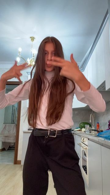 Блин я так на Киру Тимралиеву похожа❤️