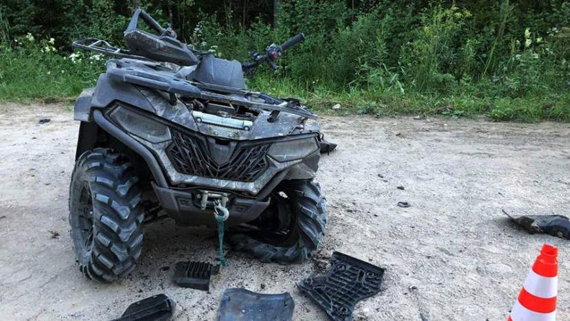 Два подростка пострадали в ДТП с грузовиком в Вологодской области