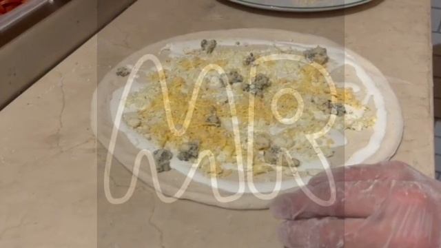 Пицца Formaggio Funghi