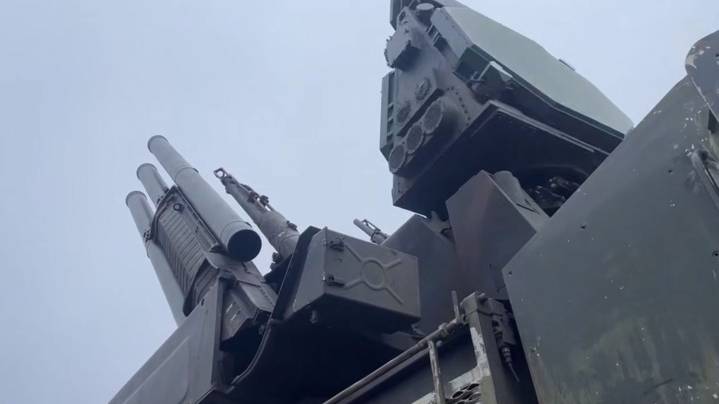 Рогов: над Бердянском силы ПВО сбили не менее восьми украинских БПЛА