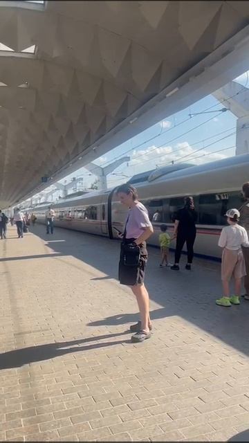 тправление  с  Московского  Вокзала в Столицу Высокоскоростного Электропоездов  "Сапсан " ЭВС1-09  №