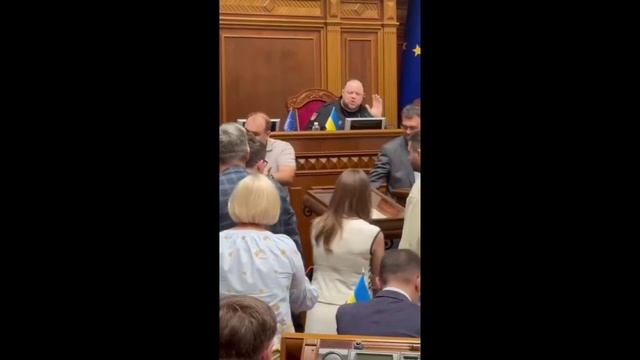 ПЕТУШИНЫЕ БОИ В РАДЕ ))) !!!