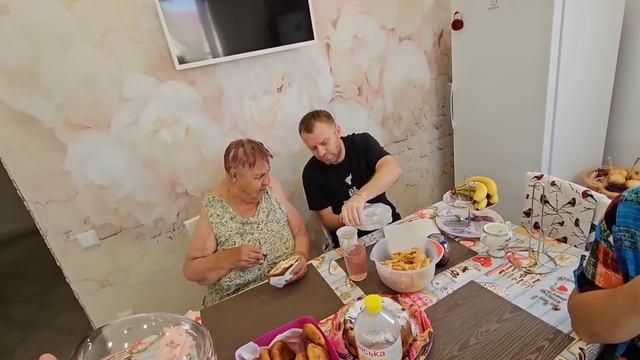 САМВЕЛ АДАМЯН, ГРАНДЕНИКО ВЛОГ, НАДЯ ПРИГОТОВИЛА ВКУСНЫЕ БЕЛЯШИ, МАМА НА БОЛЬНИЧНОМ.