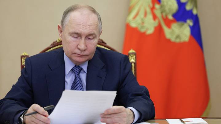 Путин назначил Сергея Ганжу послом РФ в Сингапуре