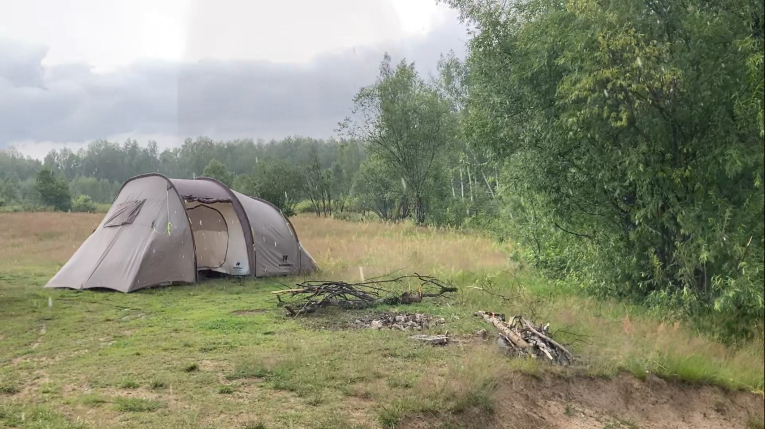 Отдых на реке с палаткой. Кемпинг с детьми. Первый поход сезона. #сезонконтентаRUTUBE #природа